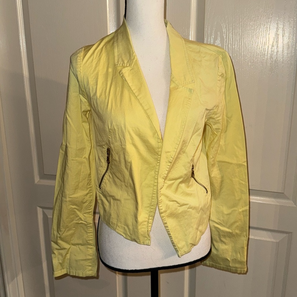 JUNIORS - Yellow Jacket - Size Large